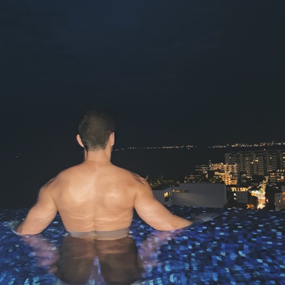 Meet your Posher, Marshall - Picture 6 of 7